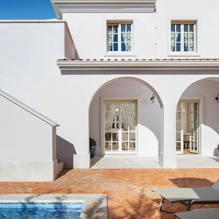 Splendid Claretta Borghetto Villa