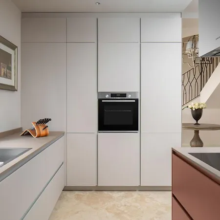 Splendid Claretta Borghetto Villa *